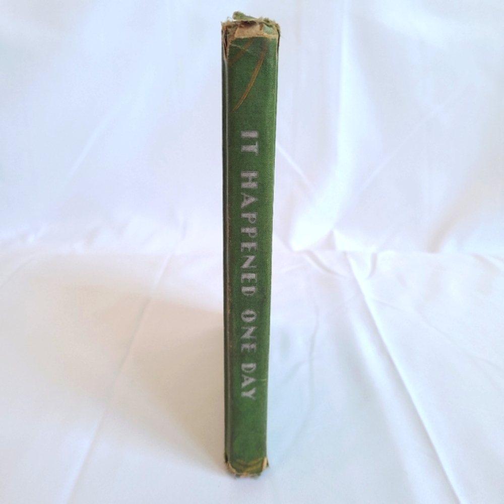 Vintage 1938 It Happened One Day The Wonder-Story Books Hardcover Collectible - Picture 6 of 9
